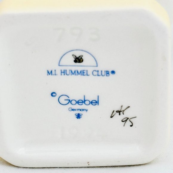 Goebel Hummel #793 "Forever Yours."  First Issue 1996/97 - TMK-7 - Picture 11 of 11